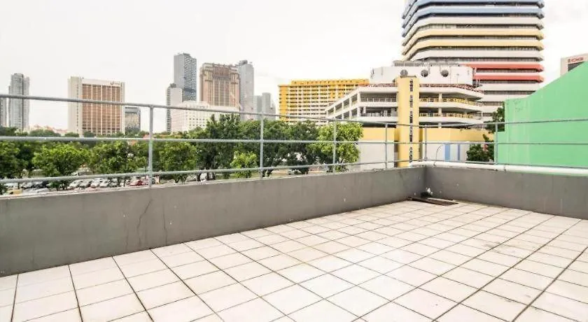 Meriton Hotel Singapore 2*,  Singapore